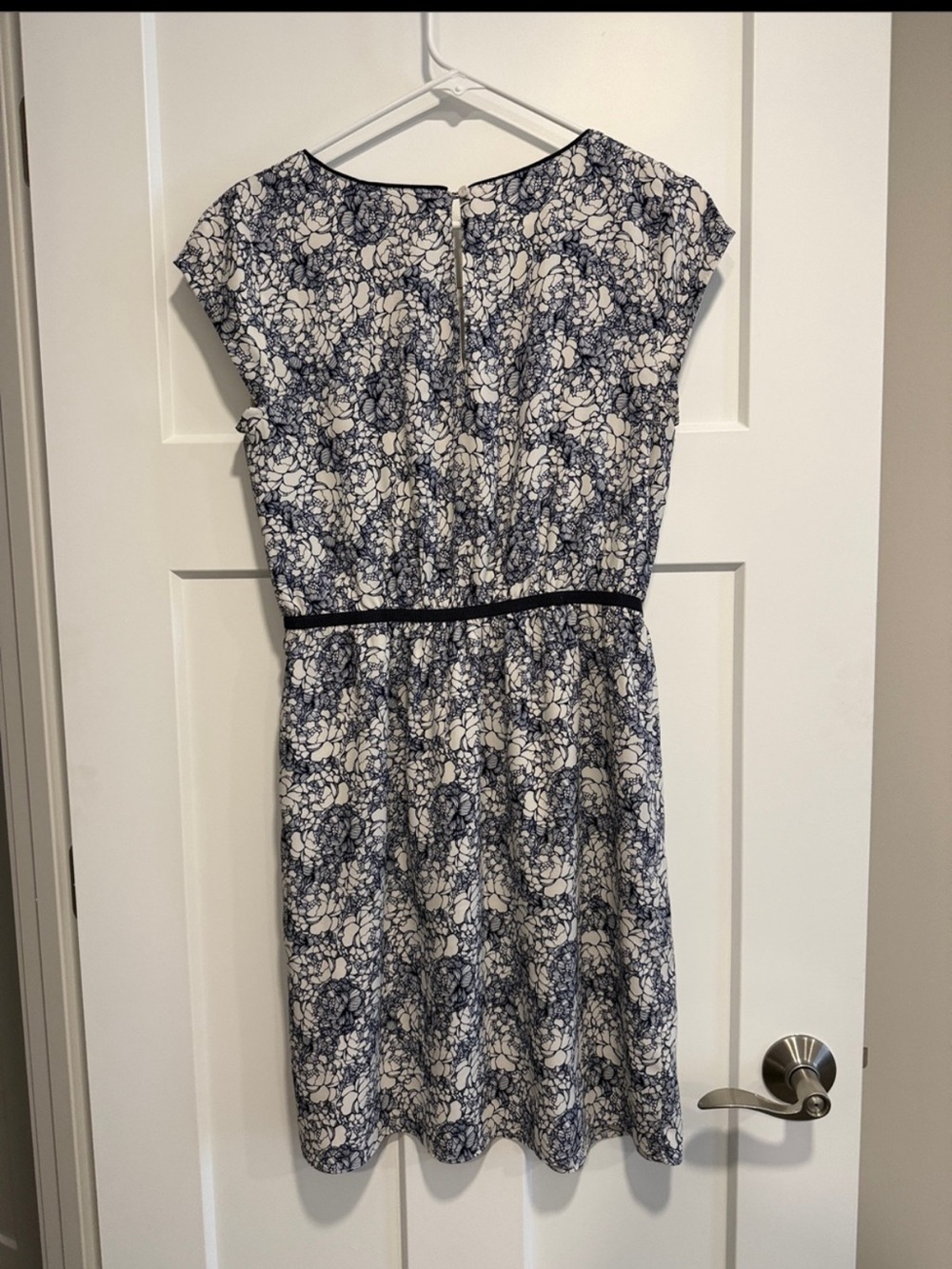 LOFT Navy and White Floral Cap-Sleeve Midi Dress - Picture 4 of 4